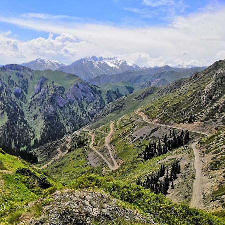 Yurt Camp Ali-Nur At Lake Song-Kol Юрточный Лагерь Али-Нур Озеро Сон-Куль Сон-Куль Кыргызстан Нарын Kyrgyzstan Naryn المظهر الخارجي الصورة