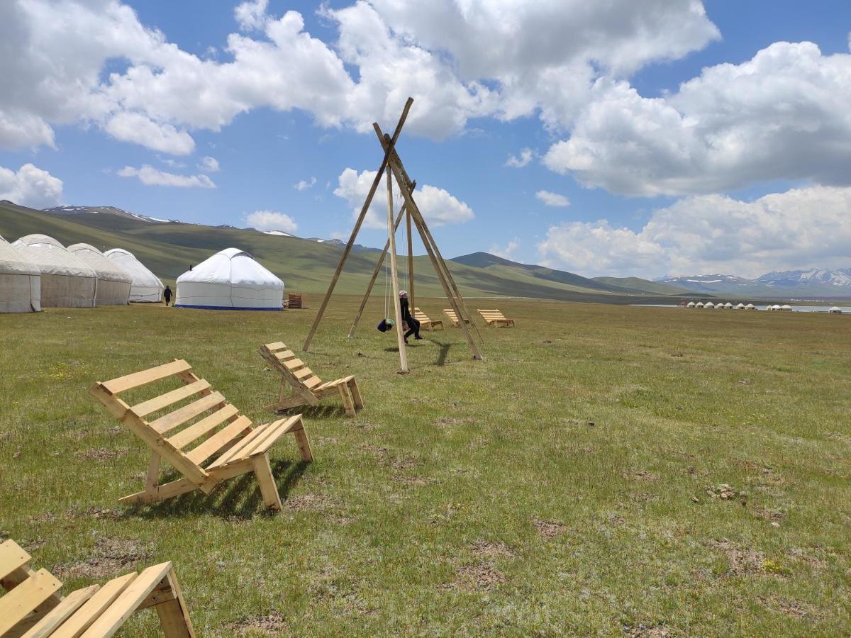Yurt Camp Ali-Nur At Lake Song-Kol Юрточный Лагерь Али-Нур Озеро Сон-Куль Сон-Куль Кыргызстан Нарын Kyrgyzstan Naryn المظهر الخارجي الصورة