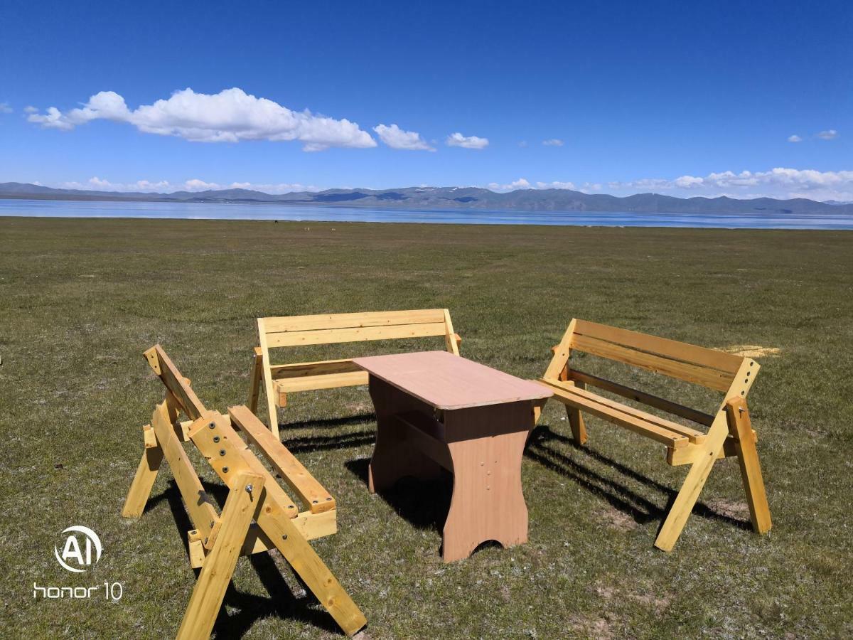 Yurt Camp Ali-Nur At Lake Song-Kol Юрточный Лагерь Али-Нур Озеро Сон-Куль Сон-Куль Кыргызстан Нарын Kyrgyzstan Naryn المظهر الخارجي الصورة