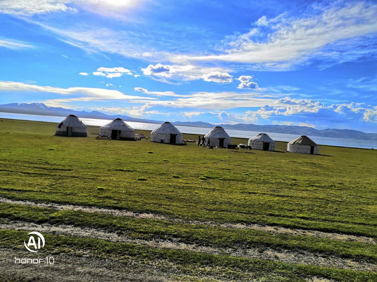 Yurt Camp Ali-Nur At Lake Song-Kol Юрточный Лагерь Али-Нур Озеро Сон-Куль Сон-Куль Кыргызстан Нарын Kyrgyzstan Naryn المظهر الخارجي الصورة